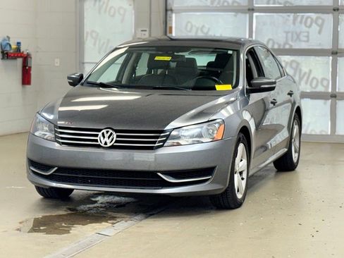 Used 2013 Volkswagen Passat 2.5 SE FWD image 3