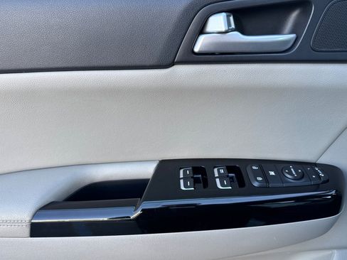 Used 2021 Kia Sportage EX w/ EX Technology Package image 10