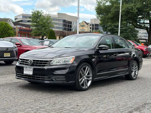 Used 2019 Volkswagen Passat 2.0T SE R-Line FWD image 2