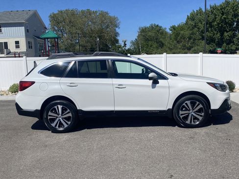 Used 2019 Subaru Outback 3.6R Limited w/ Popular Package #2 AWD/4WD image 7