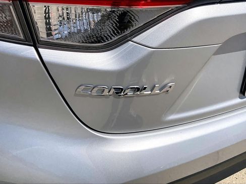 Used 2025 Toyota Corolla LE FWD image 10