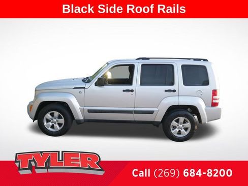 Used 2012 Jeep Liberty Sport w/ Popular Equipment Group AWD/4WD image 4