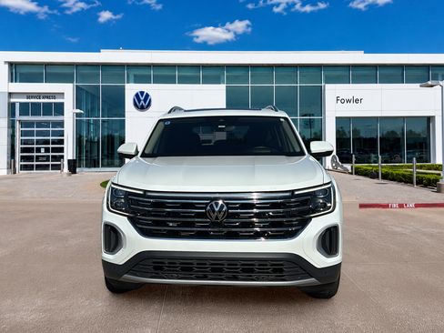 Used 2025 Volkswagen Atlas SEL AWD/4WD image 2