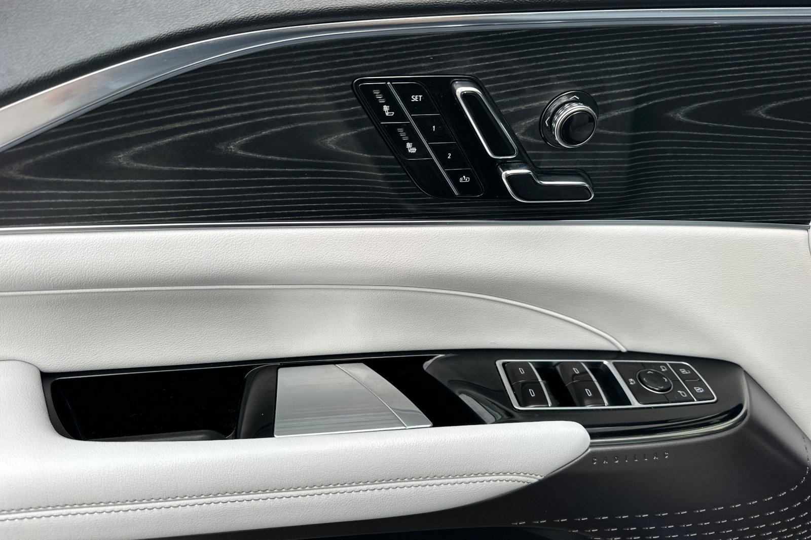 Certified 2024 Cadillac Lyriq Luxury RWD image 11