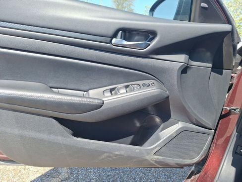 Used 2024 Nissan Altima 2.5 SV image 21