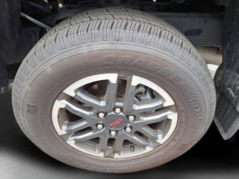 Used 2025 Toyota Tacoma TRD Sport AWD/4WD image 10