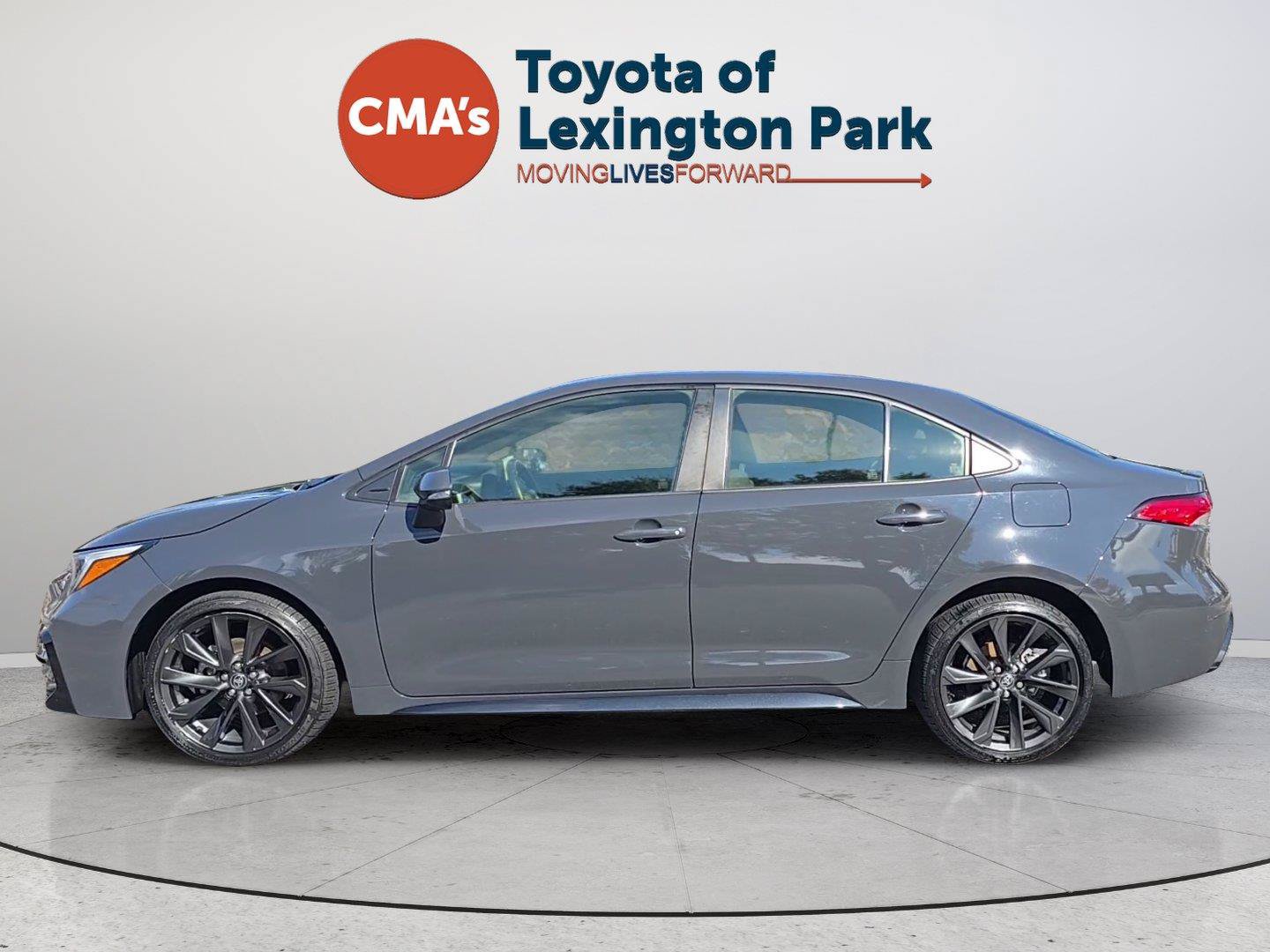 Used 2023 Toyota Corolla SE FWD image 2
