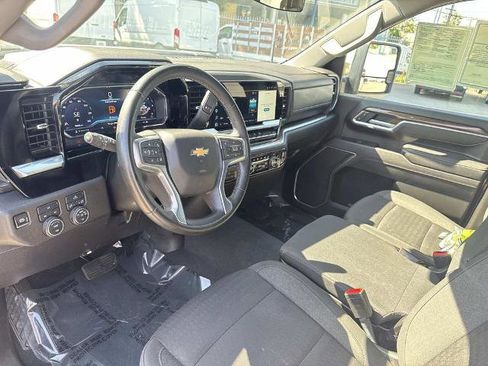 Used 2025 Chevrolet Silverado 2500 LT w/ Convenience Package AWD/4WD image 15