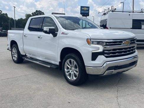 Used 2024 Chevrolet Silverado 1500 LTZ AWD/4WD image 5