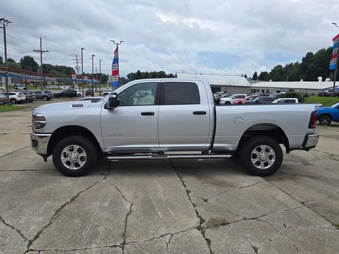 Used 2026 RAM 2500 Big Horn AWD/4WD image 6