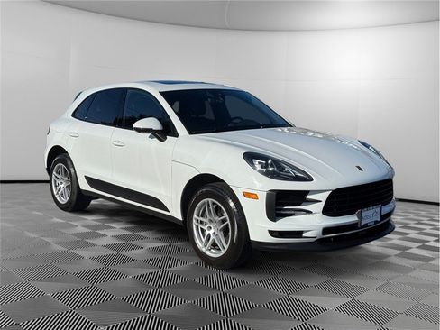 Used 2021 Porsche Macan w/ Premium Package Plus AWD/4WD image 7