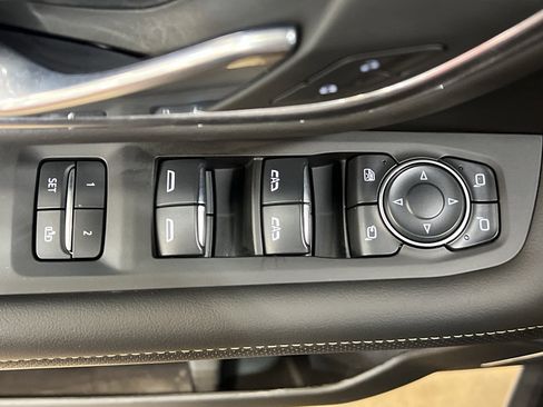 Used 2024 Chevrolet Tahoe Premier w/ Premium Package image 12