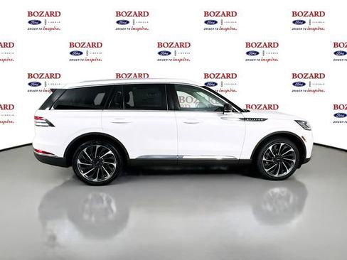 New 2026 Lincoln Aviator Reserve image 8