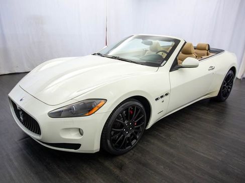 Used 2011 Maserati GranTurismo Convertible RWD image 3