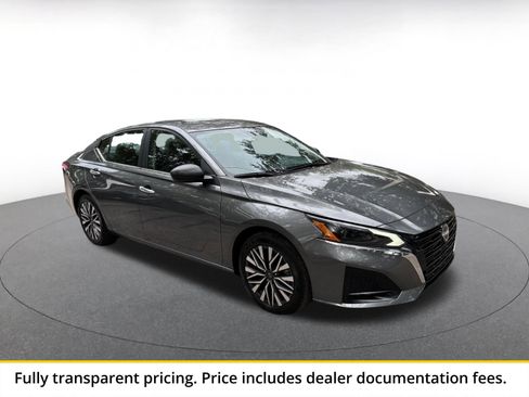 Used 2025 Nissan Altima 2.5 SV FWD image 1