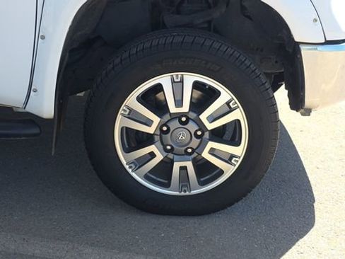 Used 2019 Toyota Tundra Platinum AWD/4WD image 35