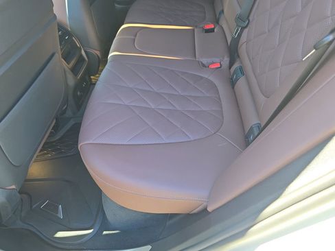 Used 2025 BMW X5 xDrive50e w/ Premium Package image 18