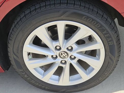 Used 2021 Toyota Camry LE FWD image 35