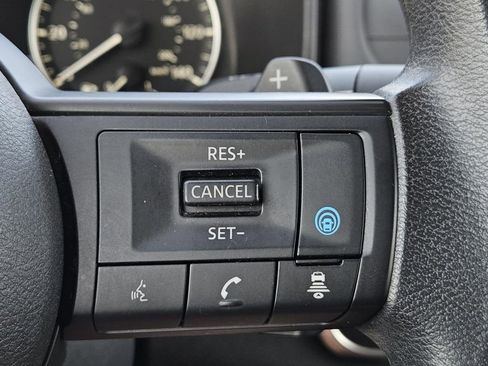 Used 2024 Nissan Rogue SV image 19