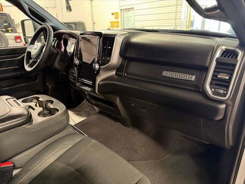 Certified 2025 RAM 2500 Big Horn AWD/4WD image 7