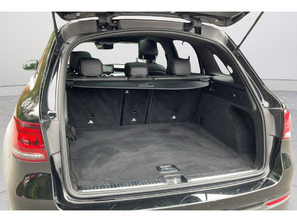 Used 2020 Mercedes-Benz GLC 300 4MATIC w/ Parking Assistance Package image 18