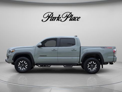 Used 2023 Toyota Tacoma TRD Off-Road w/ Technology Package AWD/4WD image 2