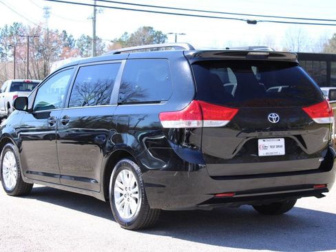 Used 2012 Toyota Sienna XLE image 6