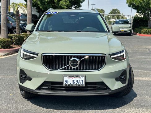 Certified 2024 Volvo XC40 B5 Ultimate w/ Climate Package image 2