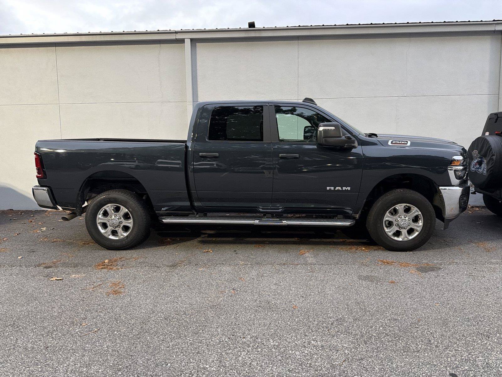 Used 2026 RAM 2500 Big Horn AWD/4WD image 4