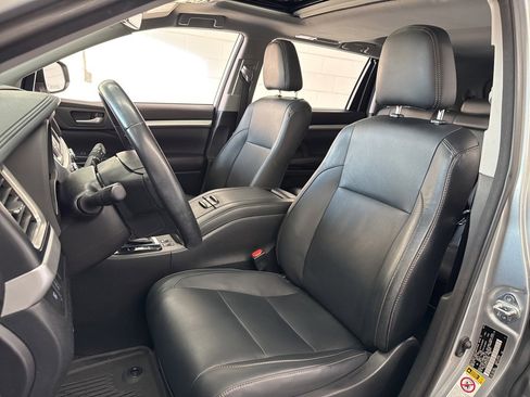 Used 2018 Toyota Highlander XLE image 17