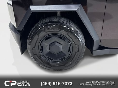 Used 2025 Tesla Cybertruck 2WD Crew Cab image 43