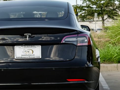 Used 2019 Tesla Model 3 Standard Range Plus RWD image 39