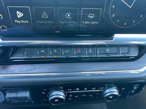 Used 2025 GMC Sierra 1500 SLT image 12