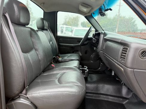 Used 2003 GMC Sierra 2500 W/T RWD image 18
