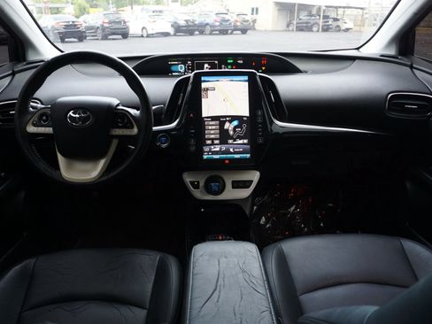 Used 2017 Toyota Prius Prime Advanced FWD image 19