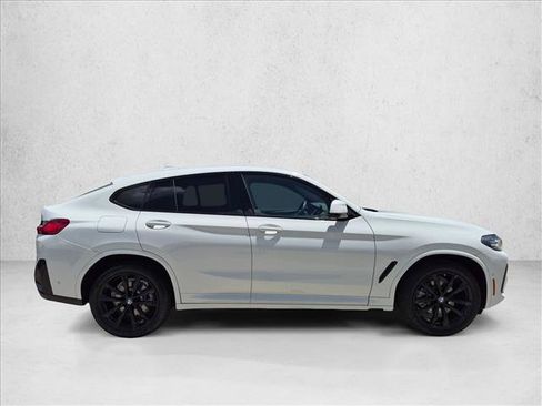 Used 2024 BMW X4 xDrive30i w/ M Sport Package AWD/4WD image 4