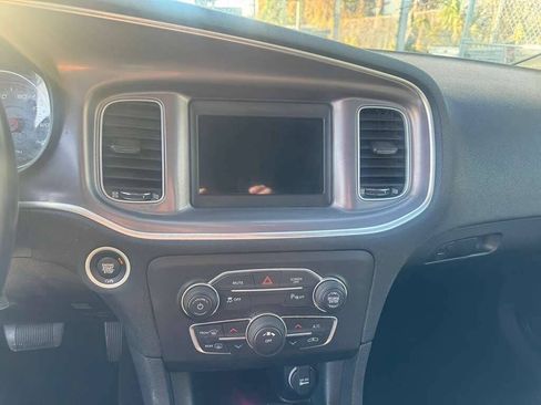 Used 2022 Dodge Charger SXT RWD image 9