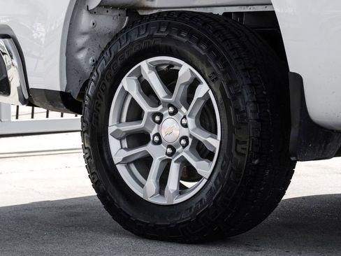 Used 2022 Chevrolet Silverado 1500 LT w/ Z71 Off-Road Package image 57