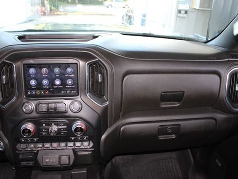 Used 2022 GMC Sierra 2500 AT4 w/ AT4 Premium Plus Package AWD/4WD image 21