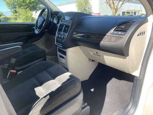 Used 2015 Dodge Grand Caravan SE w/ Quick Order Package 29E SE FWD image 23