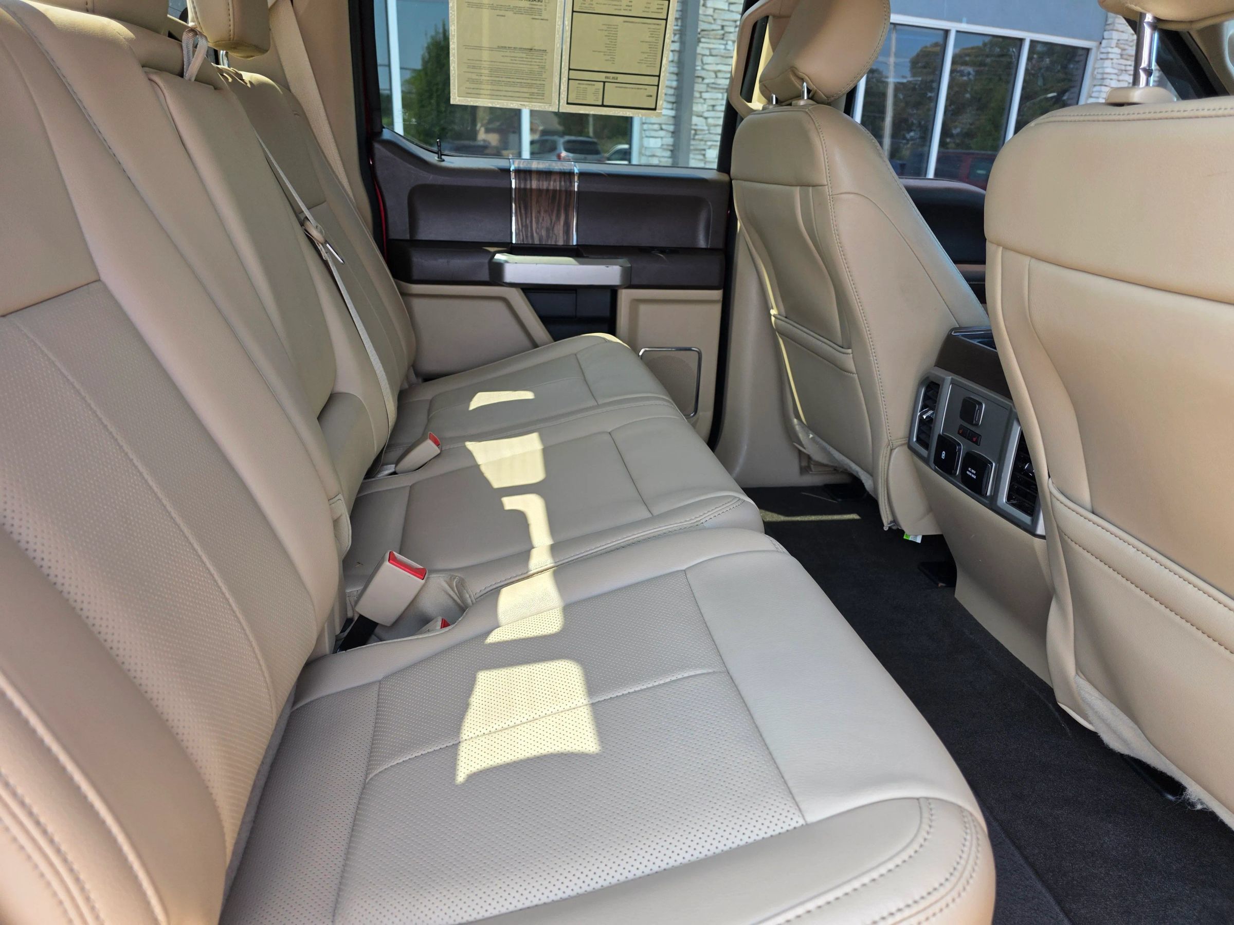 Used 2019 Ford F150 Lariat w/ Equipment Group 502A Luxury AWD/4WD image 9