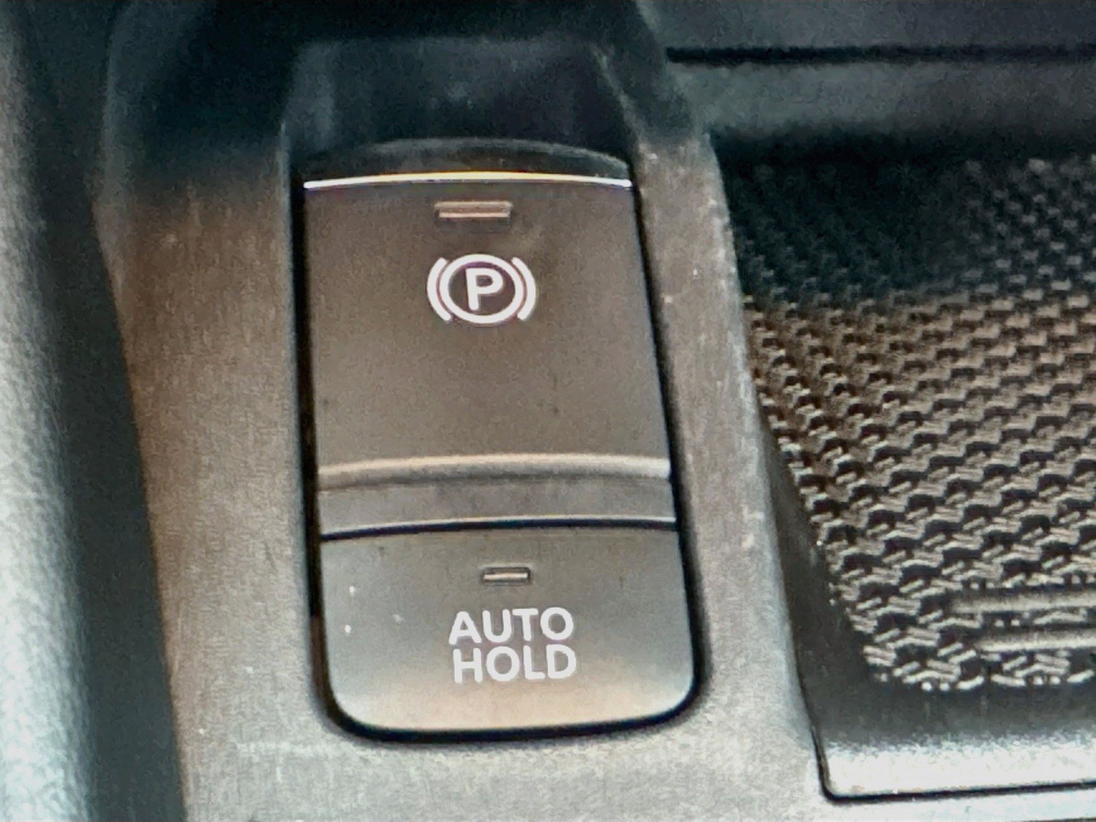 Used 2022 Nissan Kicks SV w/ Interior Electronics Package FWD image 10