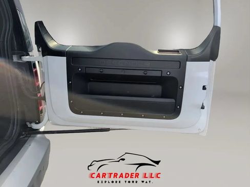 Used 2021 Land Rover Defender 110 SE AWD/4WD image 20