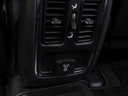 Used 2018 Jeep Grand Cherokee Altitude image 29