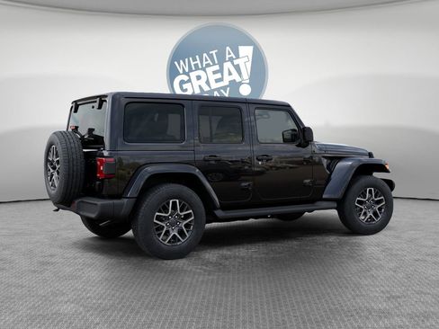 New 2025 Jeep Wrangler Unlimited Sahara AWD/4WD image 5