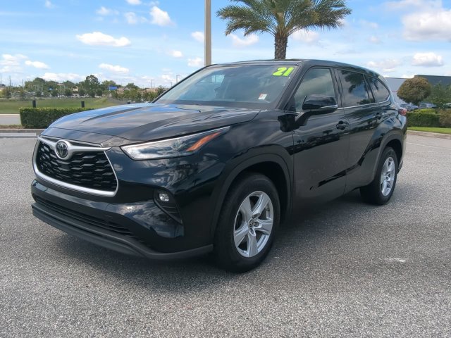 Used 2021 Toyota Highlander LE FWD image 8