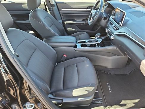 Used 2023 Nissan Altima 2.5 SV image 15