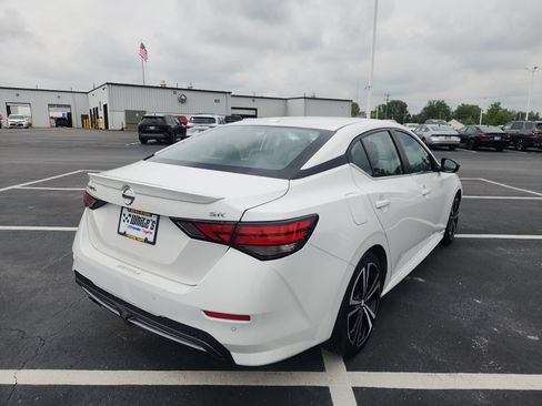 Used 2022 Nissan Sentra SR w/ SR Premium Package FWD image 7