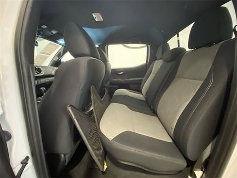 Used 2021 Toyota Tacoma TRD Off-Road image 13