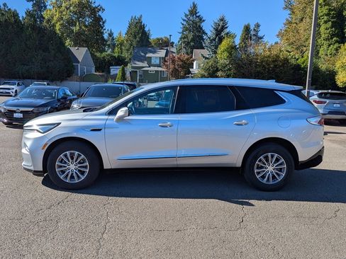 Used 2022 Buick Enclave Premium image 2